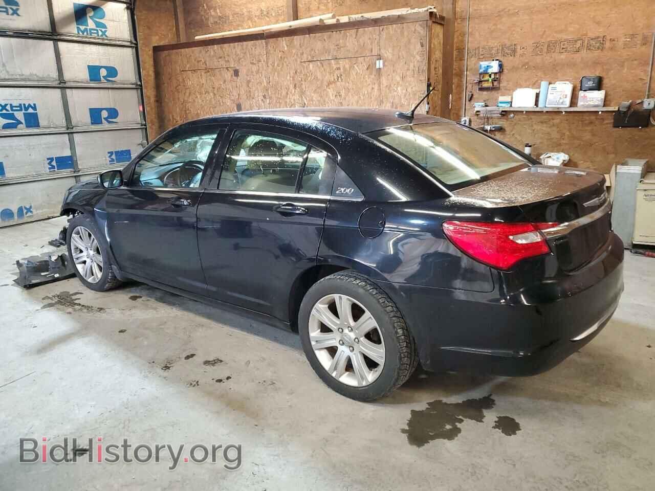 2011 CHRYSLER 200 - VIN: 1C3BC1FG8BN569392 - Фото 2