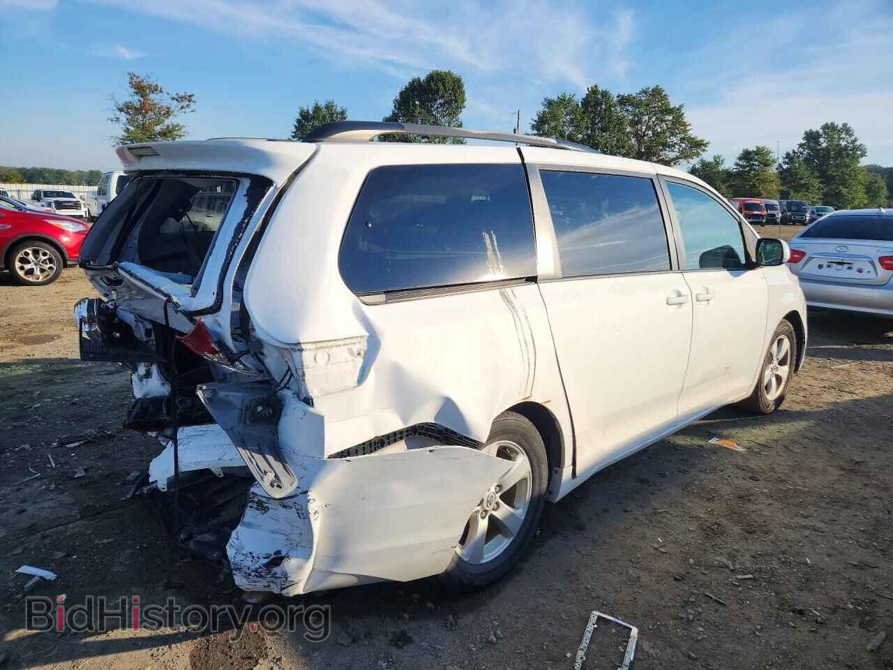 2011 TOYOTA SIENNA - VIN: 5TDKK3DC0BS122995 - Фото 3