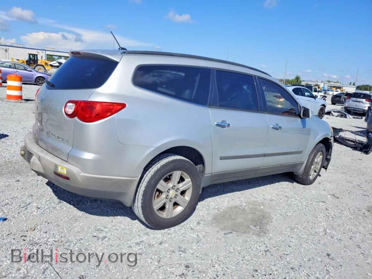 2010 CHEVROLET TRAVERSE - VIN: 1GNLRFED9AS133046 - Фото 3