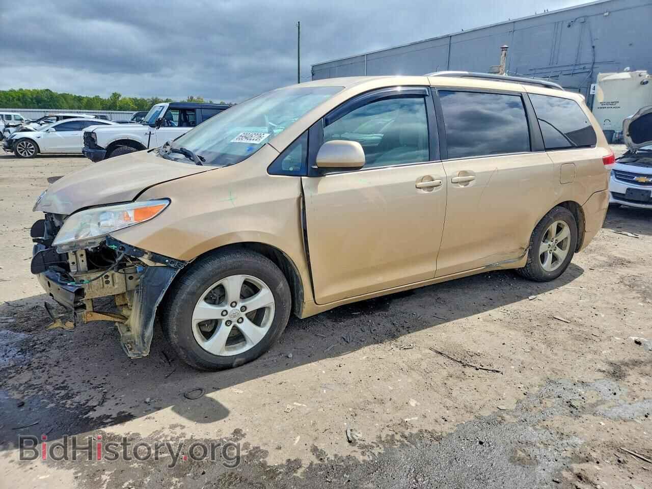 Фотография 5TDKK3DC5BS141302 - TOYOTA SIENNA 2011