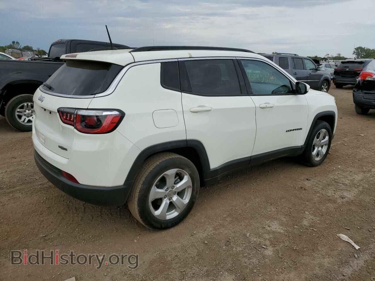 2018 JEEP COMPASS - VIN: 3C4NJCBB2JT240755 - Фото 3