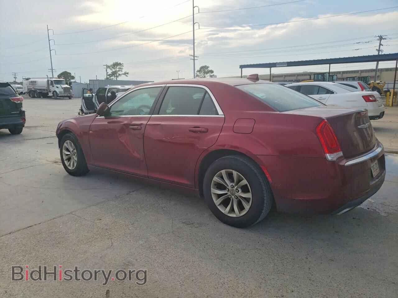 2015 CHRYSLER 300 - VIN: 2C3CCAAG8FH818378 - Фото 2