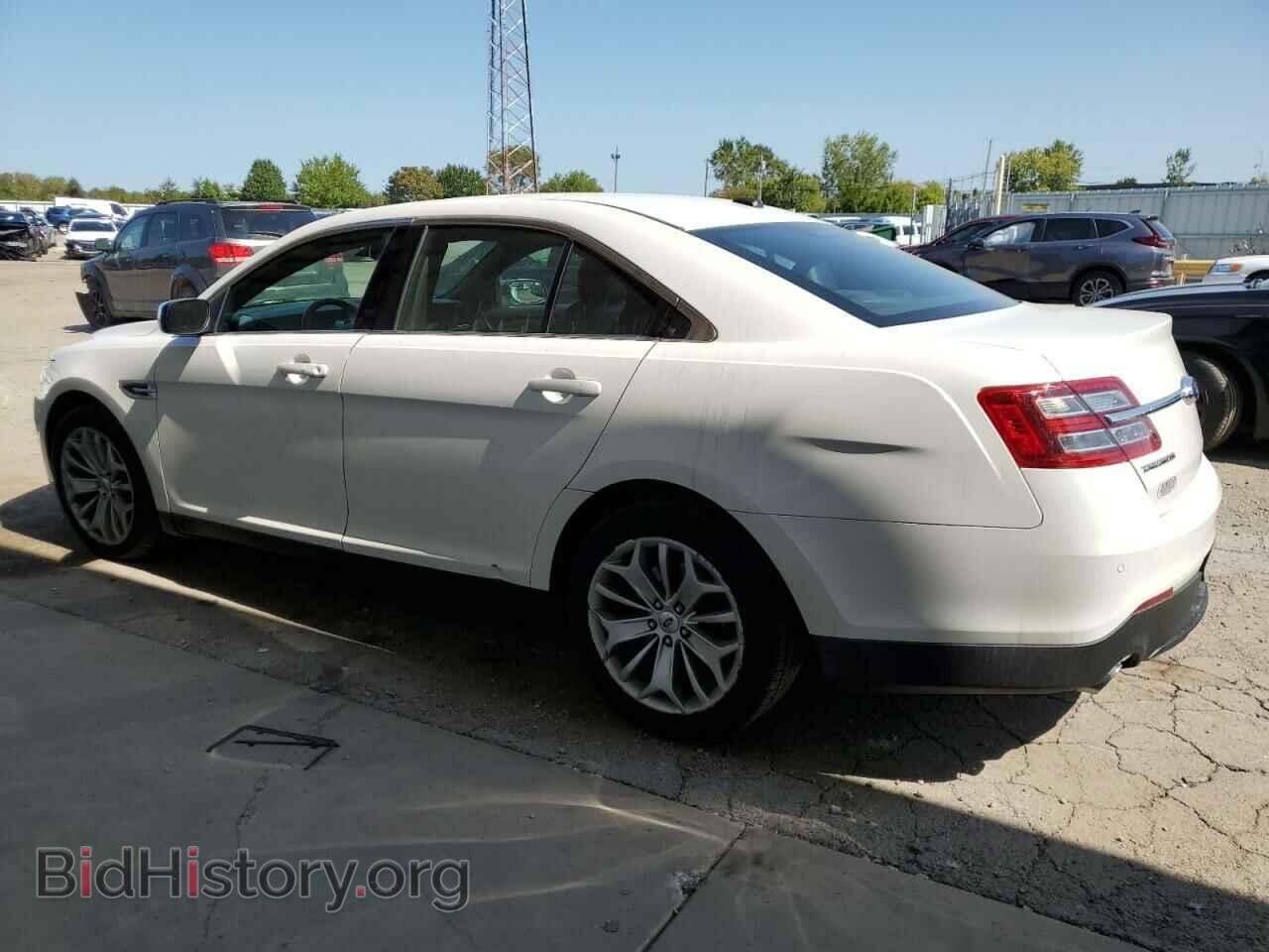 2013 FORD TAURUS - VIN: 1FAHP2F82DG180592 - Фото 2
