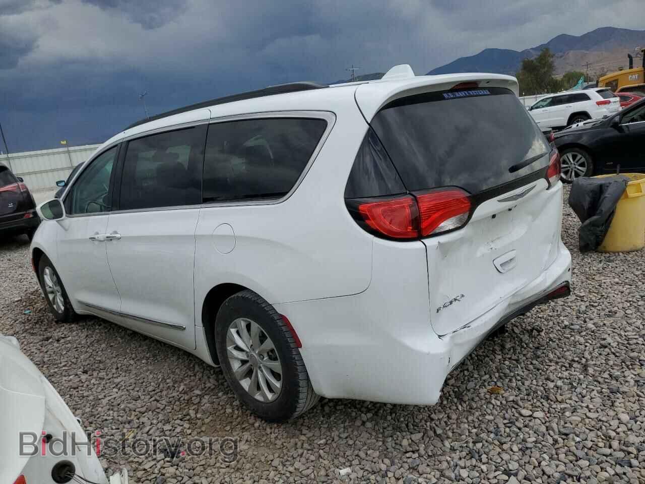 2017 CHRYSLER PACIFICA - VIN: 2C4RC1BGXHR702441 - Фото 2