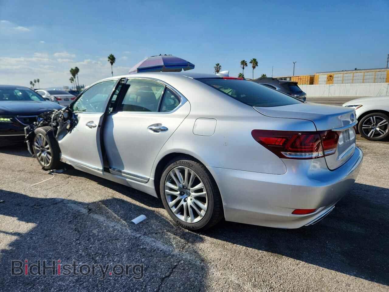 2014 LEXUS LS460 - VIN: JTHBL5EF7E5131252 - Photo 2