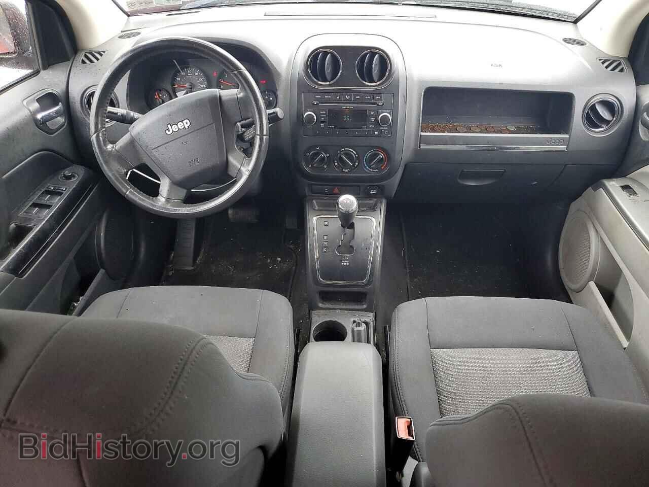 2009 JEEP COMPASS - VIN: 1J4FF47B49D202668 - Photo 8
