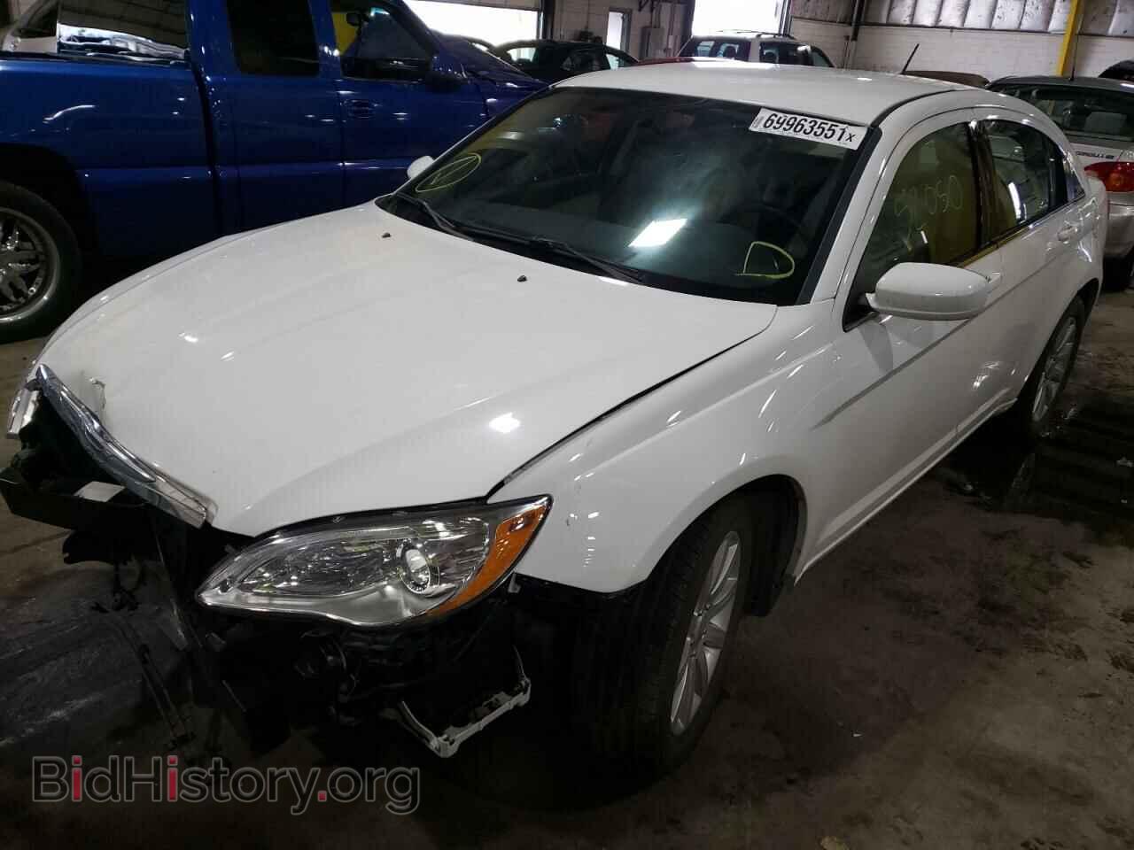 2012 CHRYSLER 200 - VIN: 1C3CCBBG0CN107961 - Фото 2