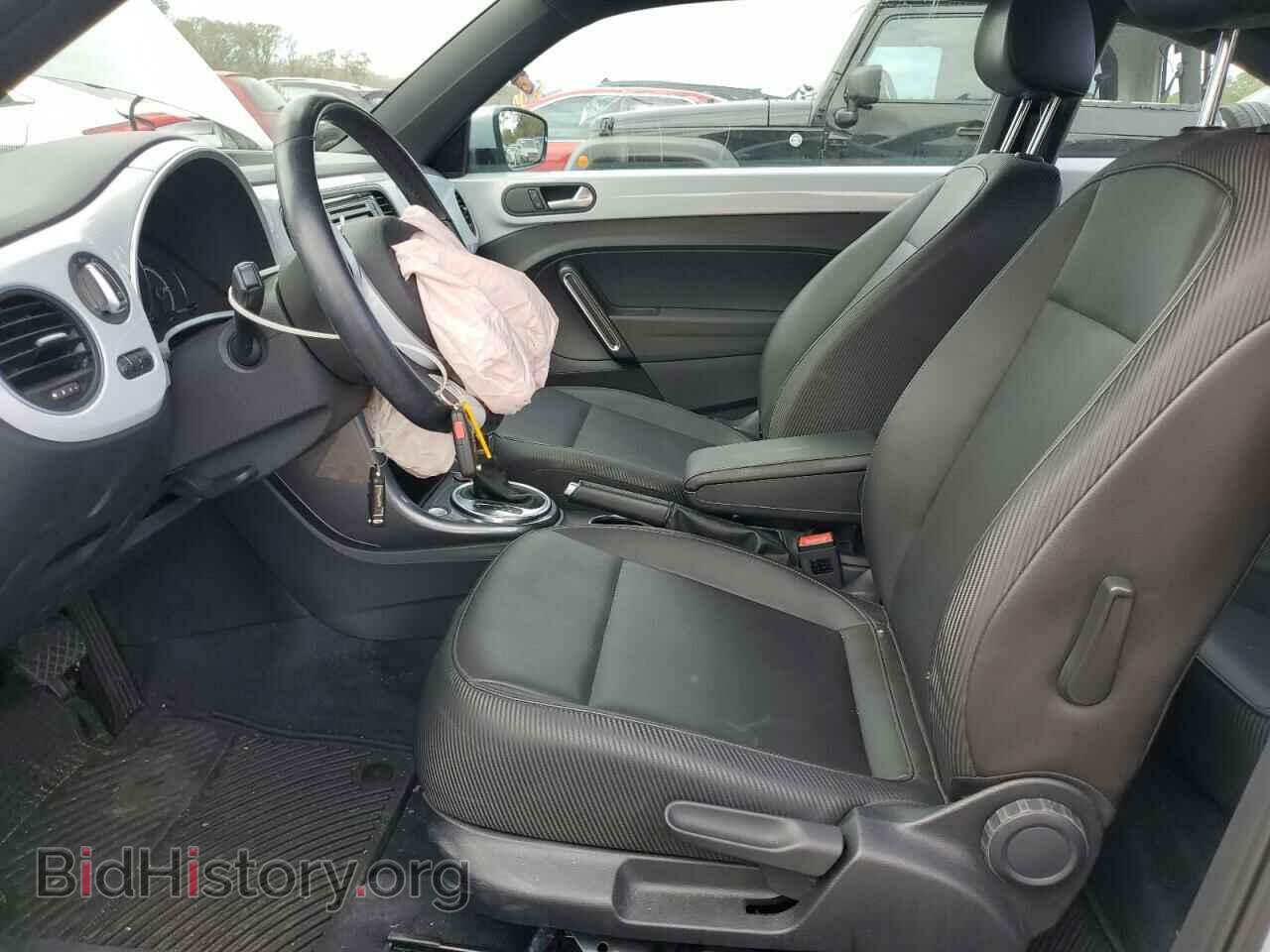 2017 VOLKSWAGEN BEETLE - VIN: 3VWJ17ATXHM615101 - Фото 7