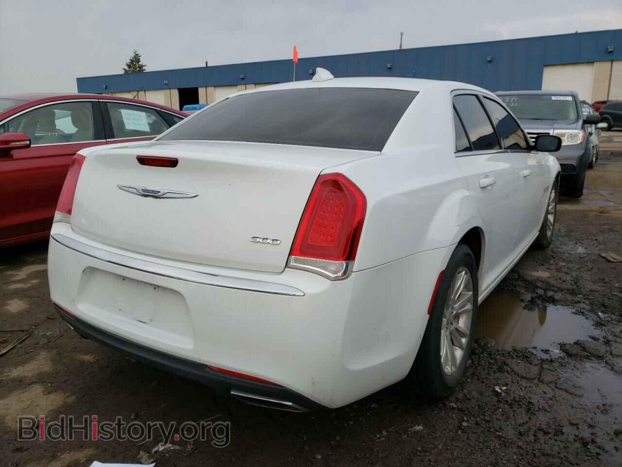 2017 CHRYSLER 300 - VIN: 2C3CCAAG7HH570448 - Фото 4
