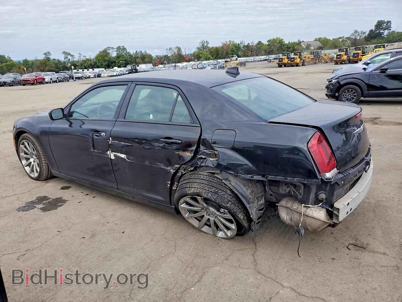 2016 CHRYSLER 300 - VIN: 2C3CCABG5GH238568 - Photo 2