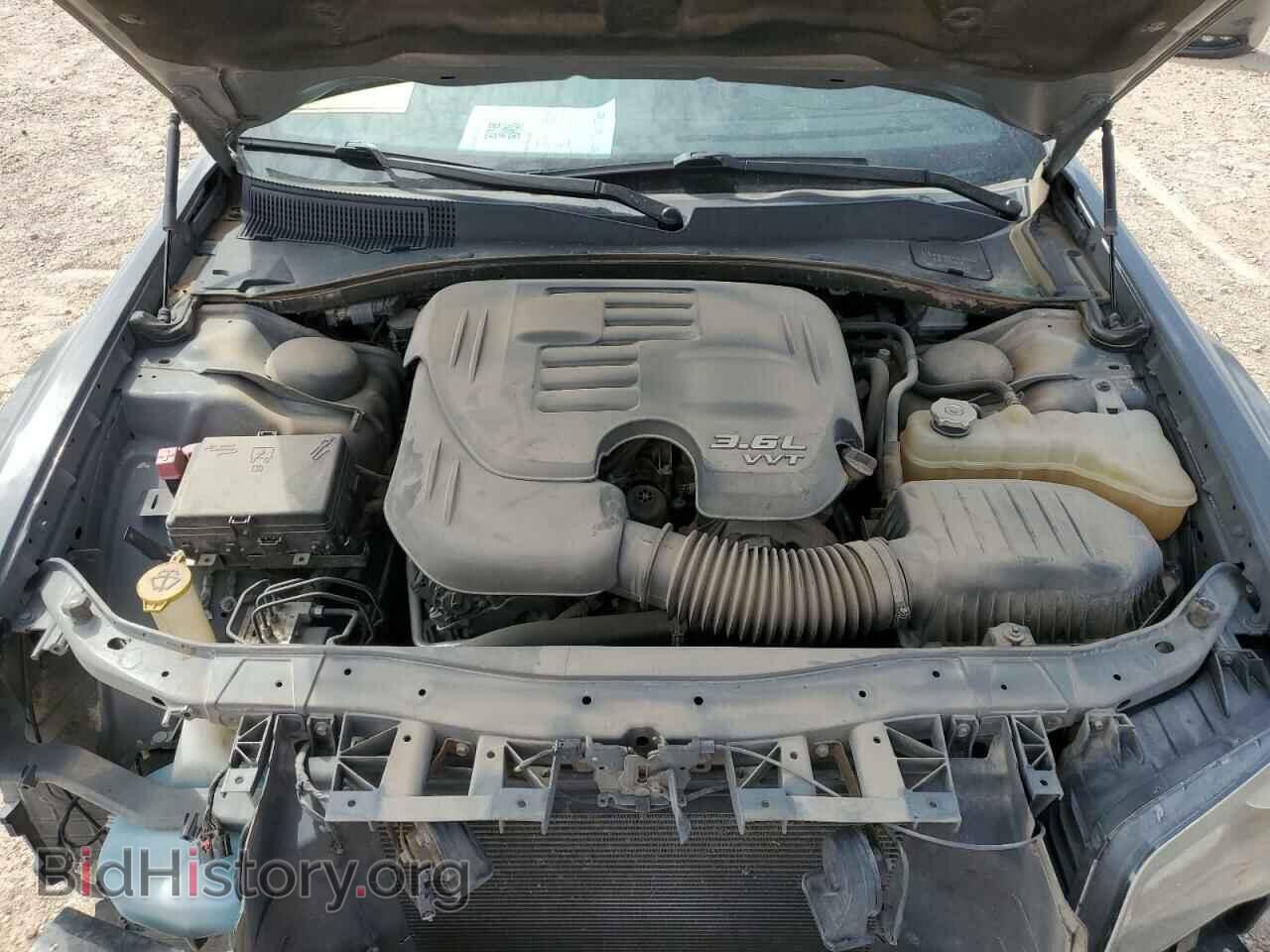 2019 CHRYSLER 300 - VIN: 2C3CCABG1KH516486 - Фото 11