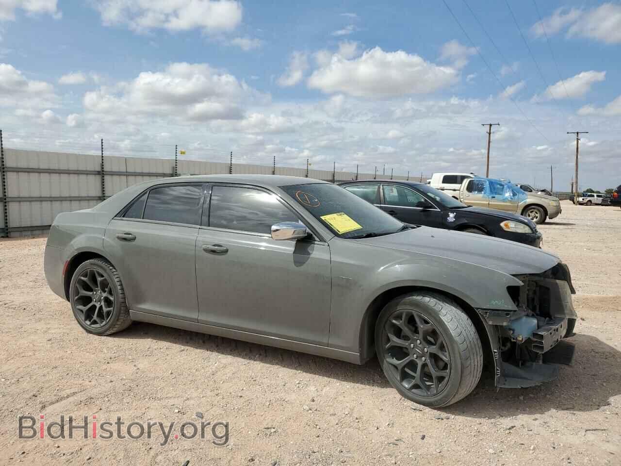 2019 CHRYSLER 300 - VIN: 2C3CCABG1KH516486 - Фото 4