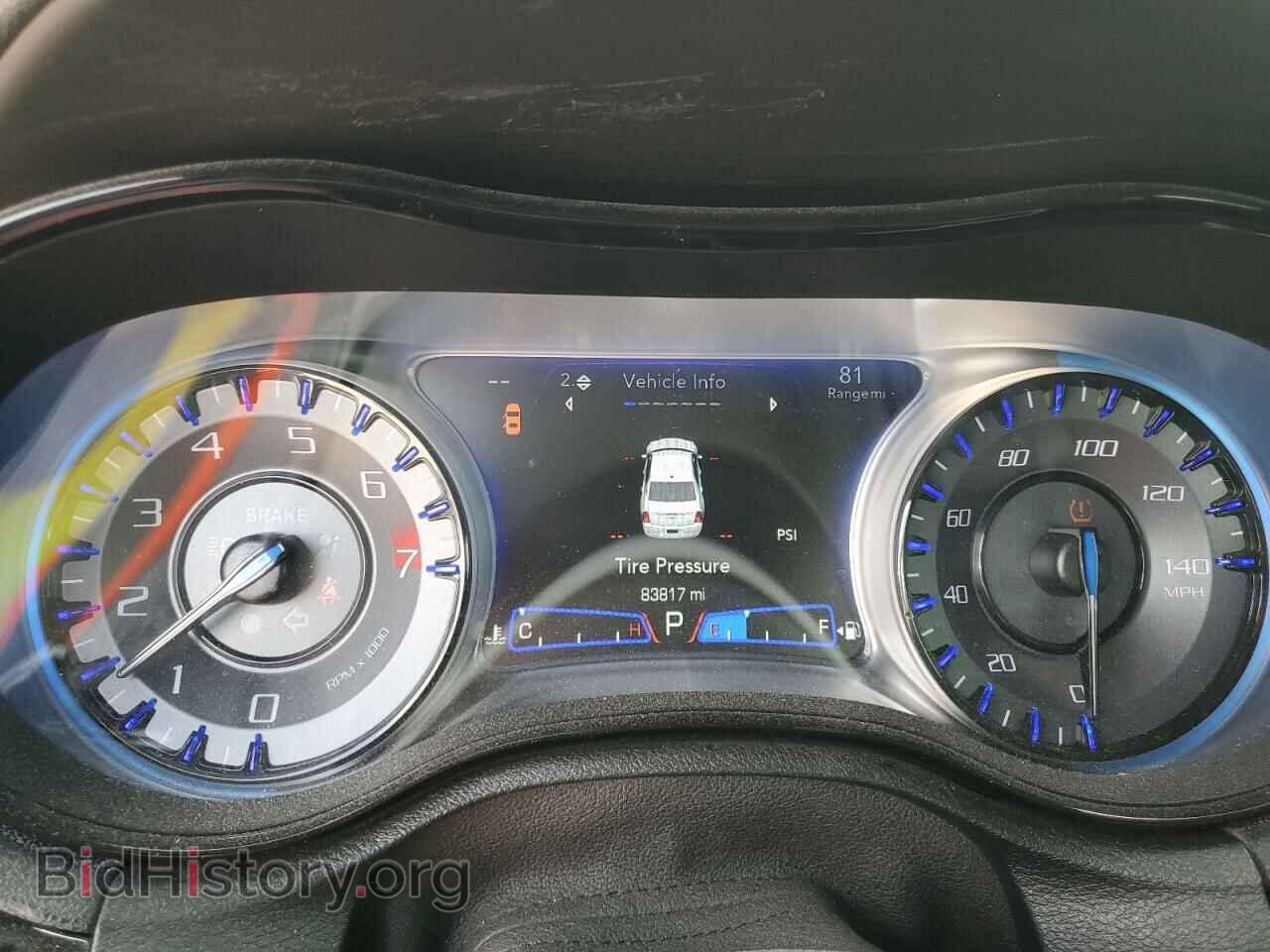 2019 CHRYSLER 300 - VIN: 2C3CCABG1KH516486 - Фото 9