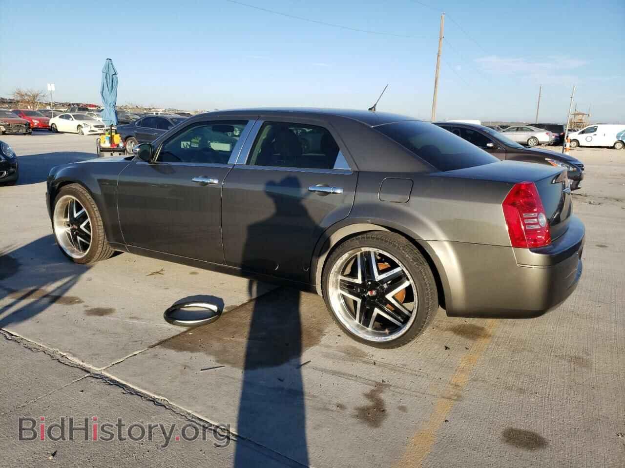2008 CHRYSLER 300 - VIN: 2C3KA43R18H141663 - Фото 2