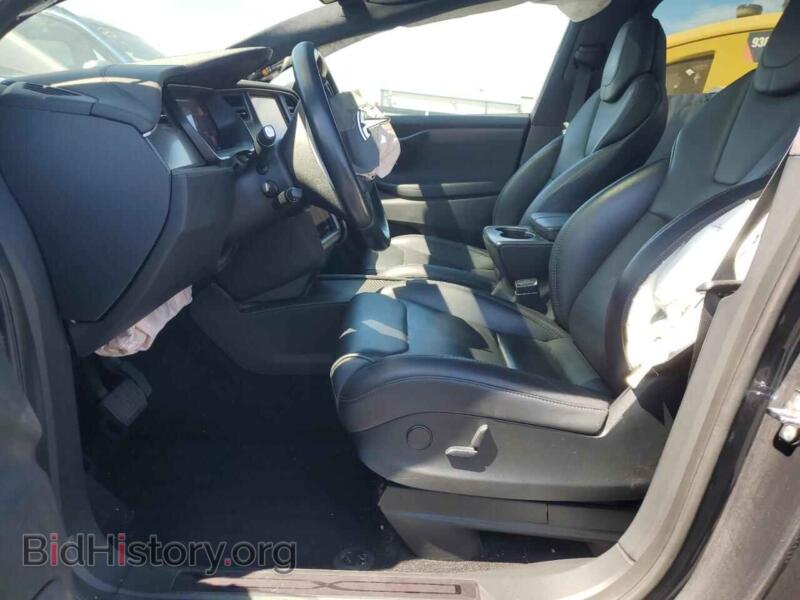 2018 Tesla MODEL X (VIN 5YJXCBE21JF136877) — фото 7 из 15
