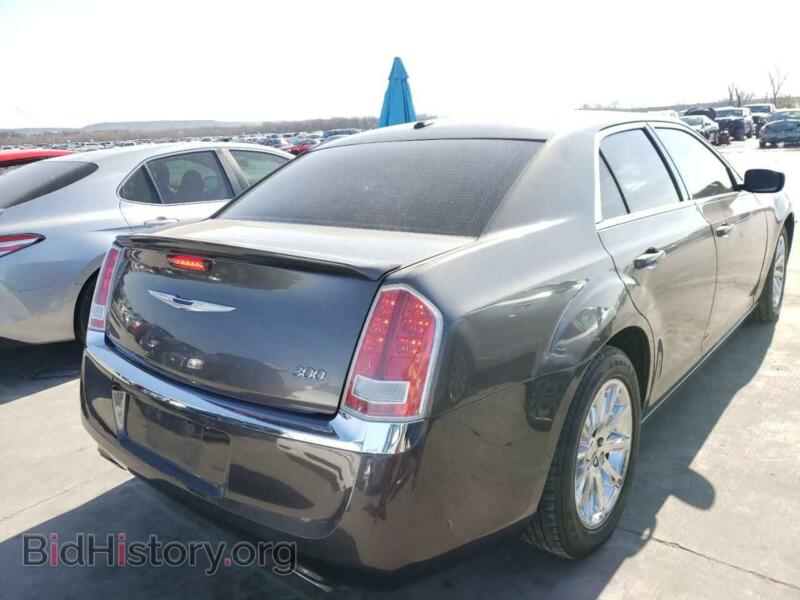 2014 Chrysler 300 (VIN 2C3CCAAG1EH322997) — photo 4 of 10