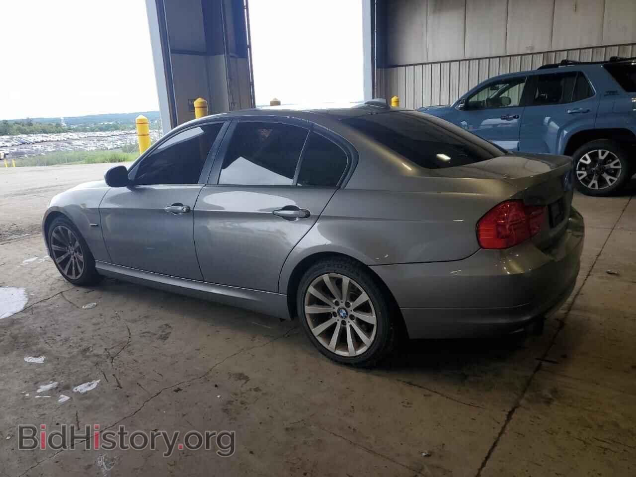 2011 BMW 3 SERIES - VIN: WBAPH7C51BE677360 - Фото 2