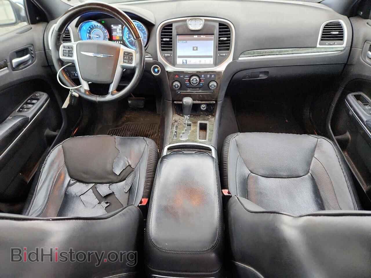 2011 Chrysler 300 (VIN 2C3CK6CT7BH563257) — photo 8 of 12