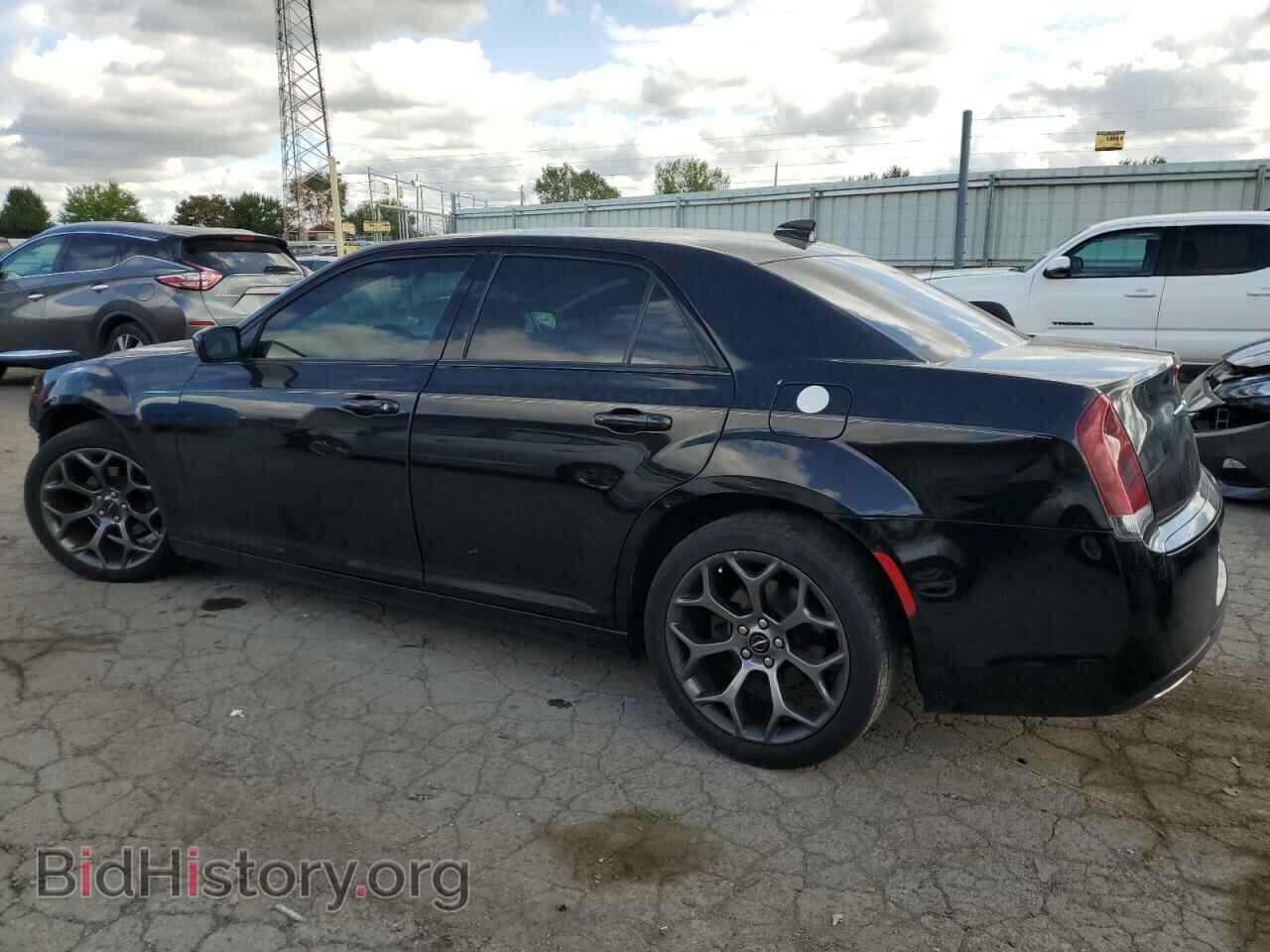 2018 CHRYSLER 300 - VIN: 2C3CCABG9JH234238 - Фото 2