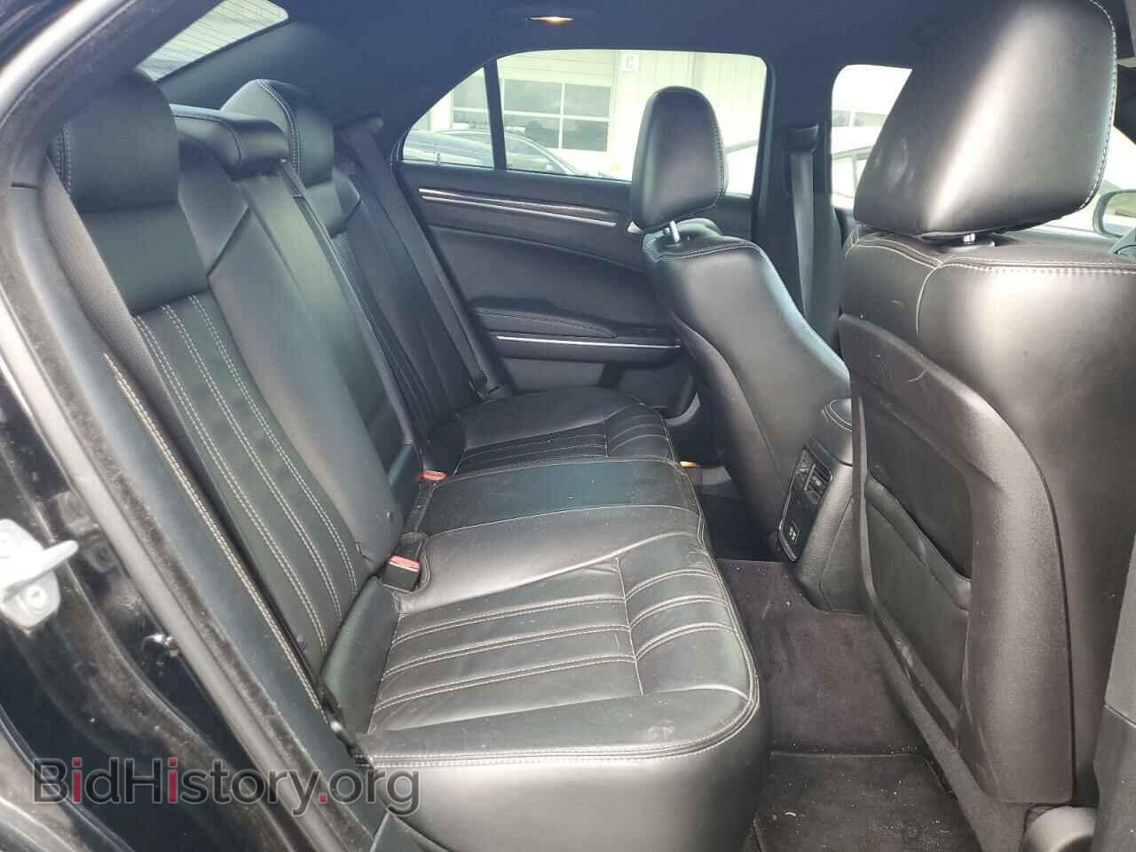 2018 CHRYSLER 300 - VIN: 2C3CCABG9JH234238 - Фото 10
