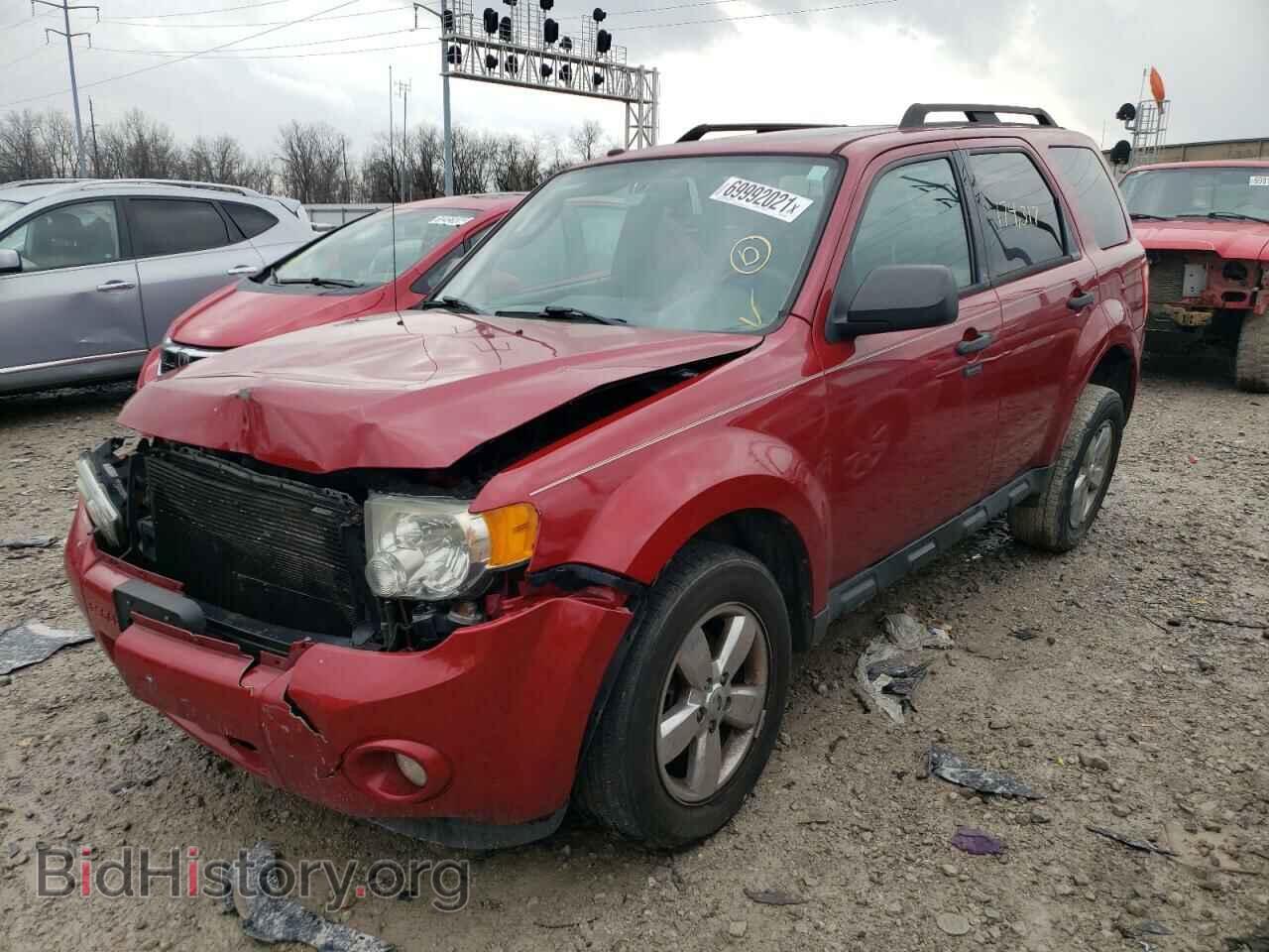 2011 FORD ESCAPE - VIN: 1FMCU0DG2BKA26952 - Фото 2