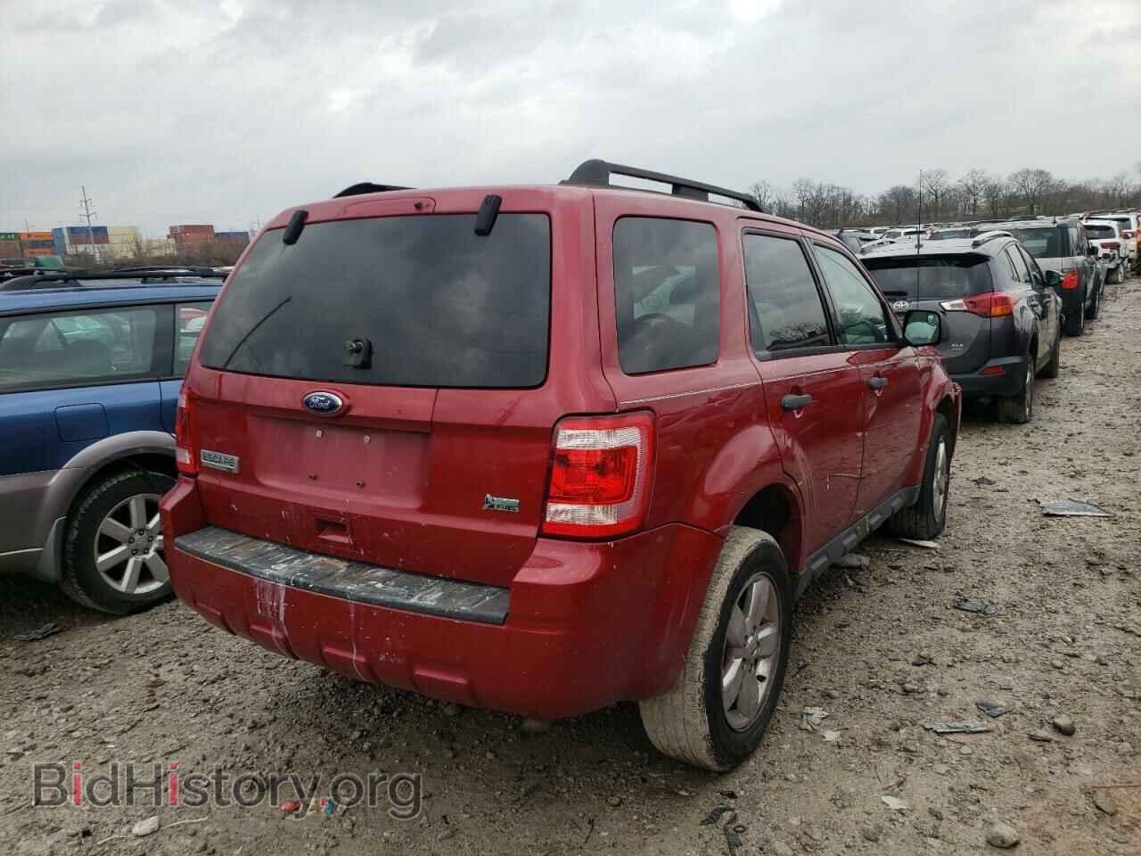 2011 FORD ESCAPE - VIN: 1FMCU0DG2BKA26952 - Фото 4