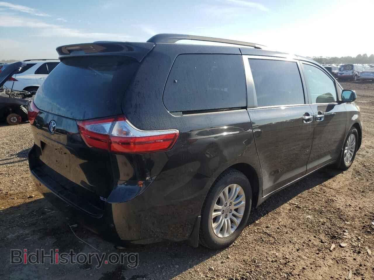 2017 TOYOTA All Models - VIN: 5TDYZ3DCXHS863640 - Фото 3