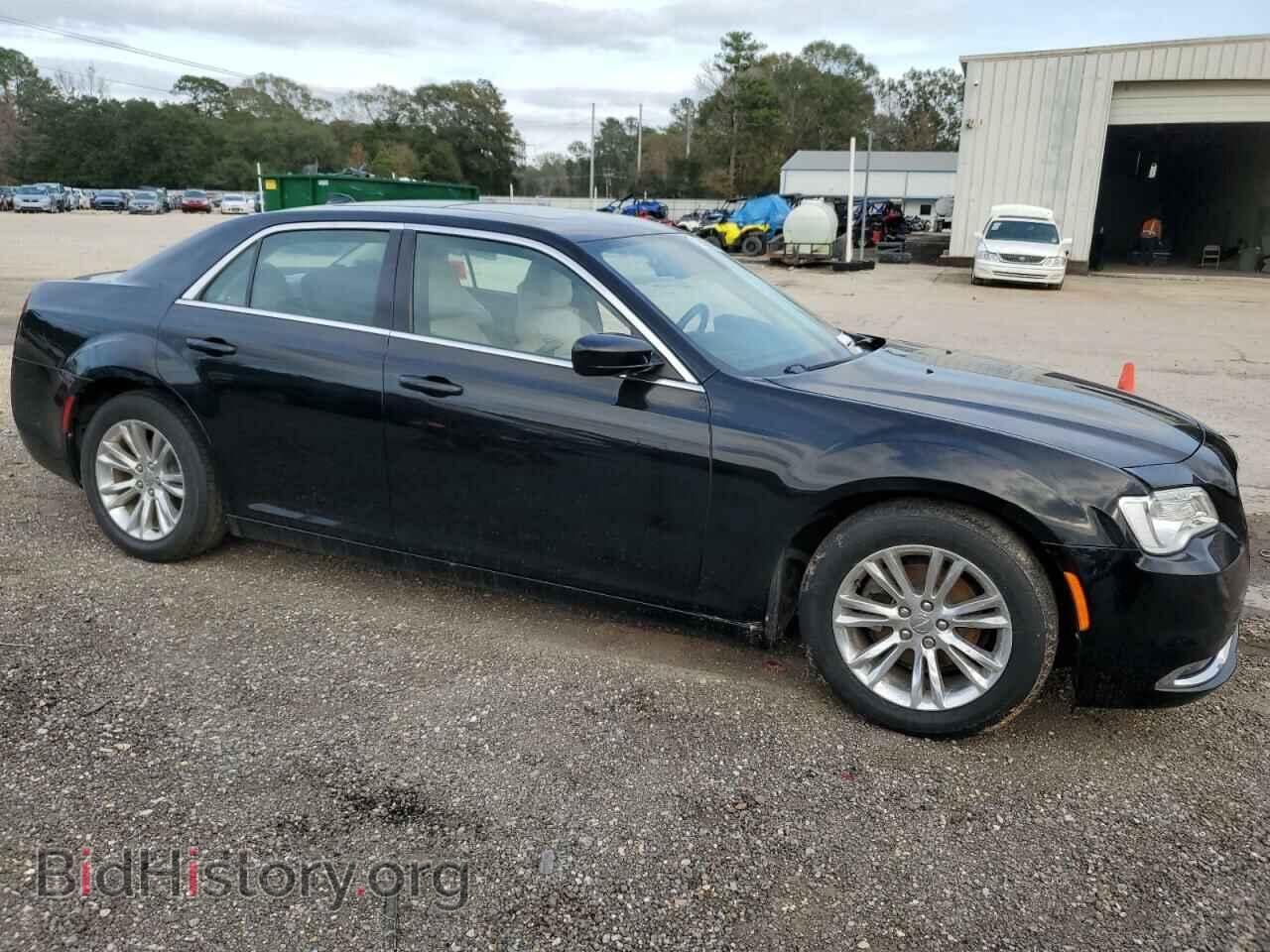 2017 CHRYSLER 300 - VIN: 2C3CCAAG2HH552455 - Фото 4