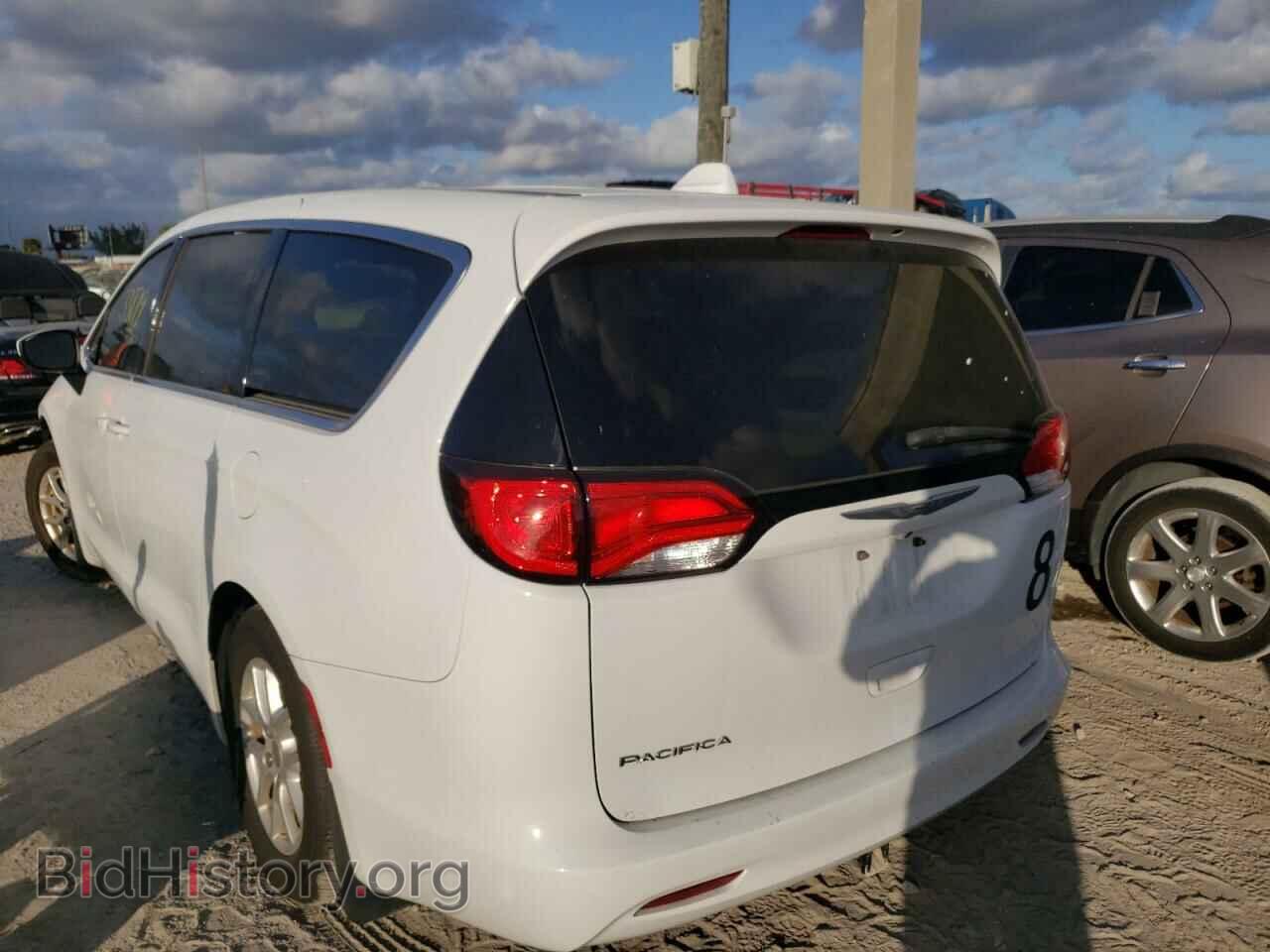 2017 CHRYSLER PACIFICA - VIN: 2C4RC1DG3HR609063 - Фото 2