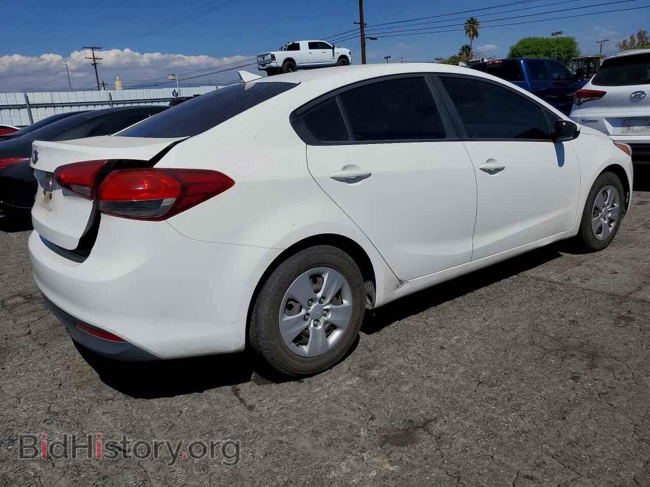 2017 KIA FORTE - VIN: 3KPFK4A78HE091223 - Photo 3