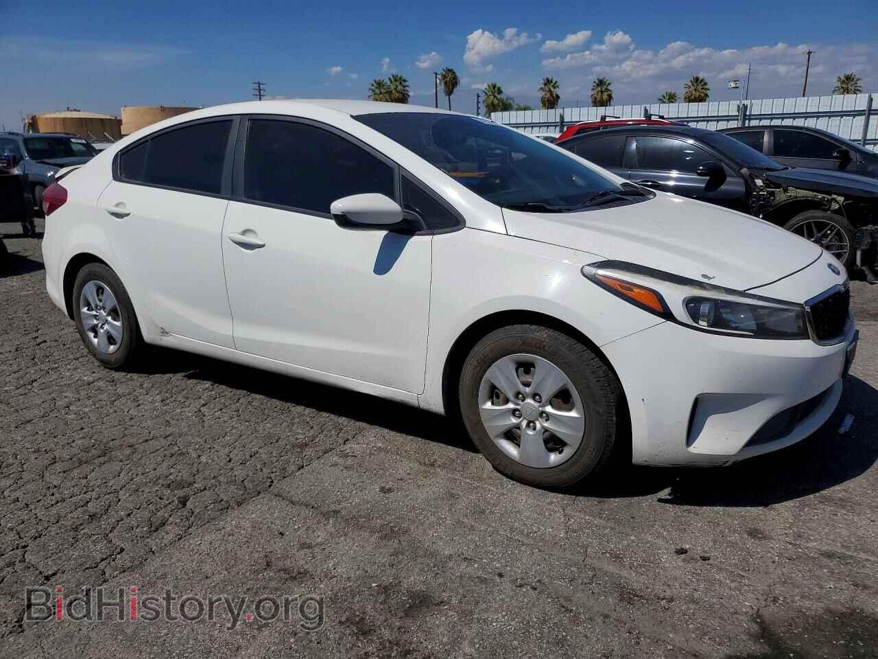 2017 KIA FORTE - VIN: 3KPFK4A78HE091223 - Photo 4