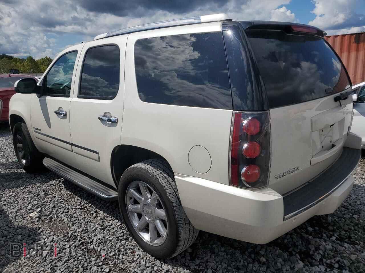 2014 GMC YUKON - VIN: 1GKS2EEF4ER228717 - Фото 2