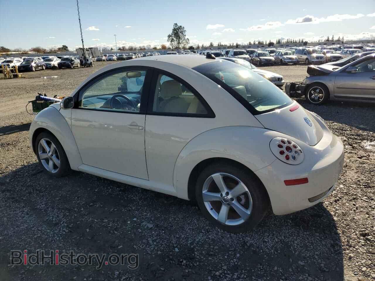 2007 VOLKSWAGEN BEETLE - VIN: 3VWSG31C57M516504 - Фото 2