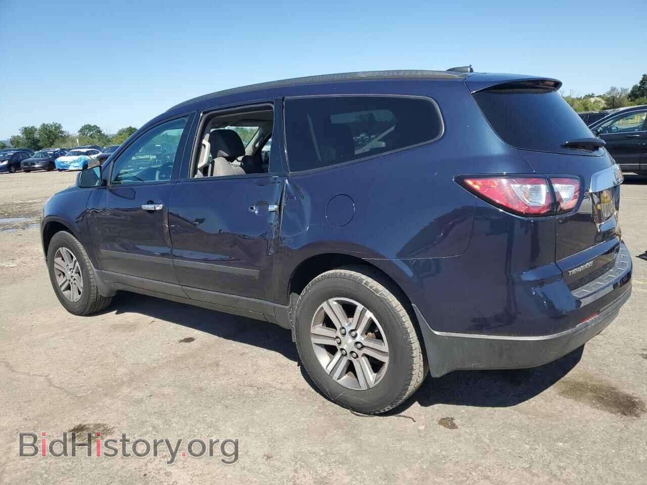 2017 CHEVROLET TRAVERSE - VIN: 1GNKRFKD9HJ160246 - Фото 2
