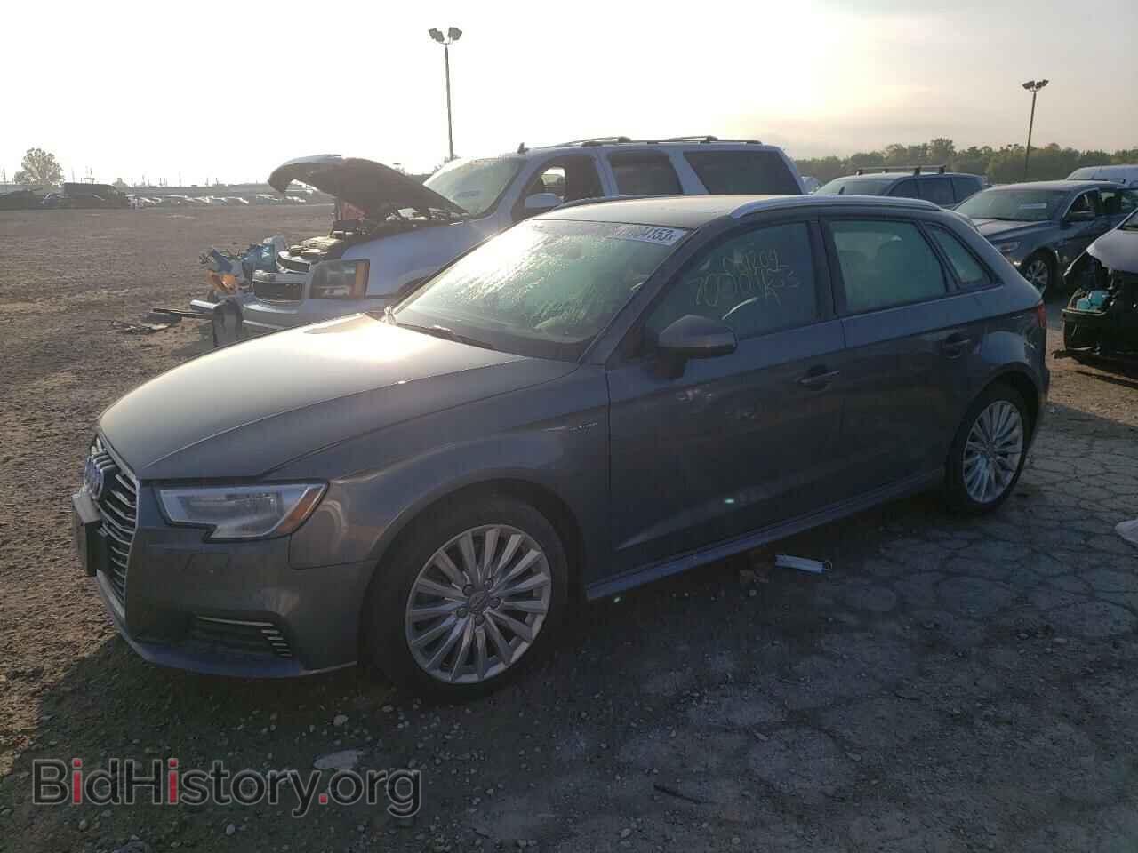 Фотография WAUUPBFF2HA081204 - AUDI A3 2017