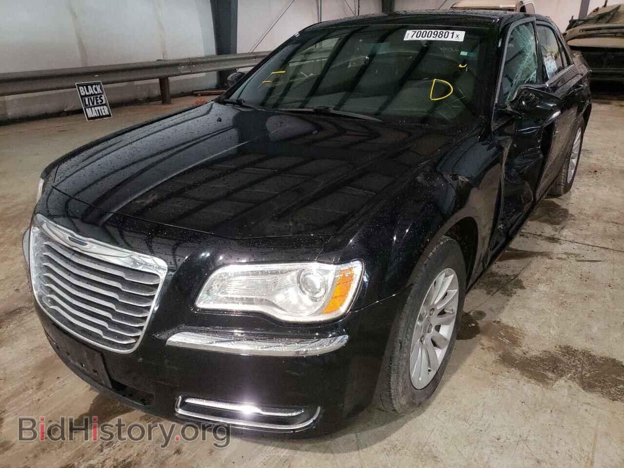 2013 CHRYSLER 300 - VIN: 2C3CCAAG9DH740271 - Фото 2