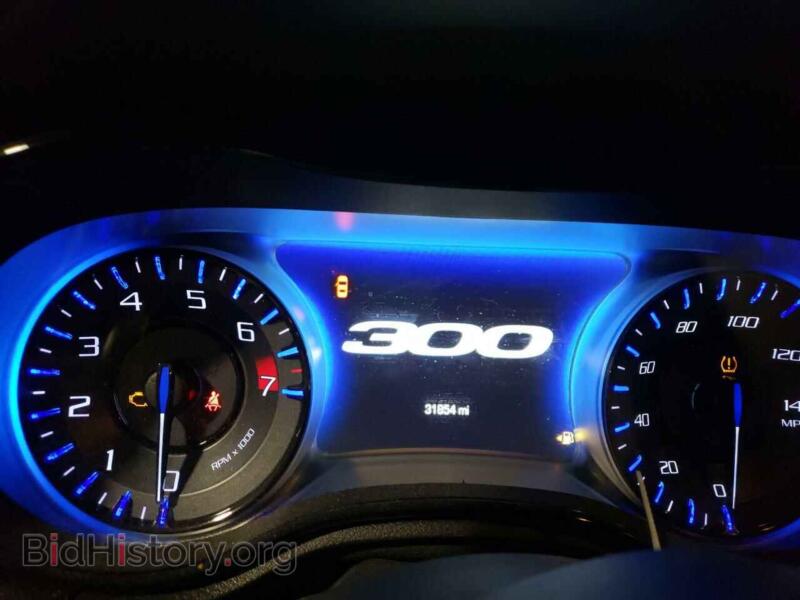 2017 Chrysler 300 (VIN 2C3CCAGG7HH586124) — фото 9 из 12
