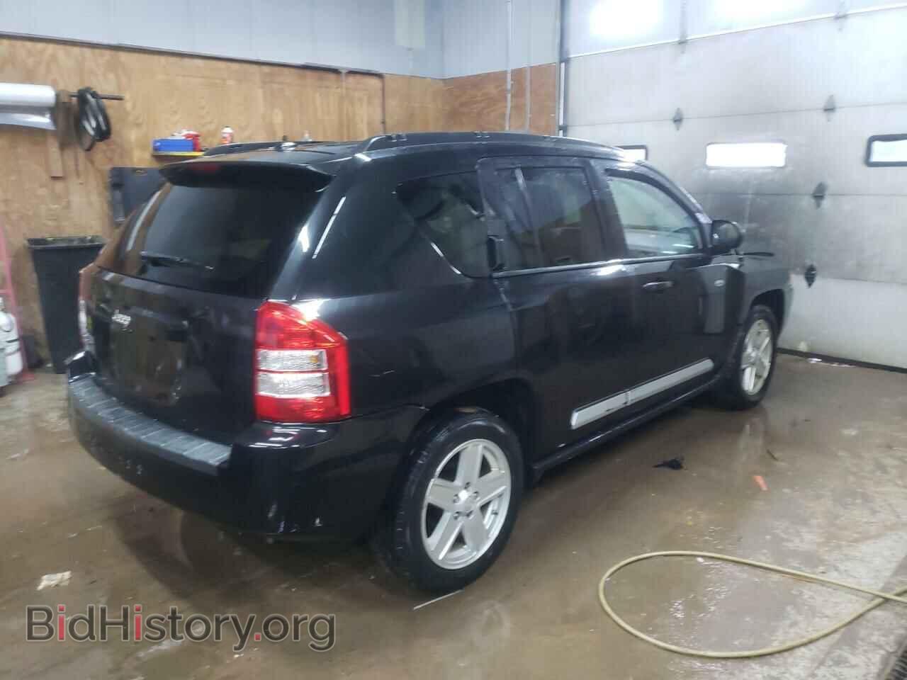 2010 JEEP COMPASS - VIN: 1J4NF1FB2AD642985 - Photo 3