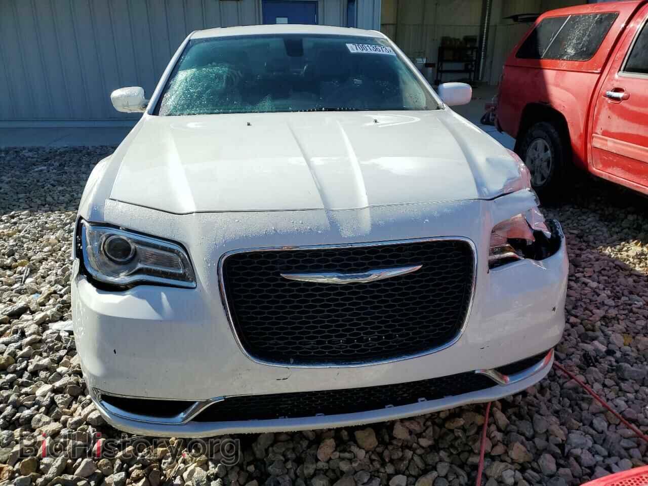 2016 CHRYSLER 300 - VIN: 2C3CCAAG3GH238263 - Фото 5