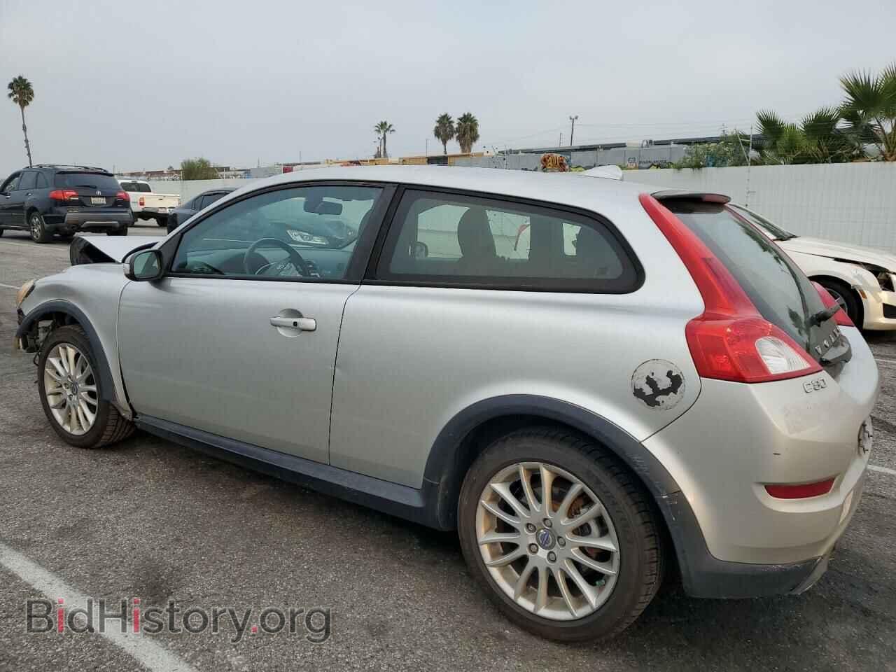2012 VOLVO C30 - VIN: YV1672MKXC2286357 - Фото 2