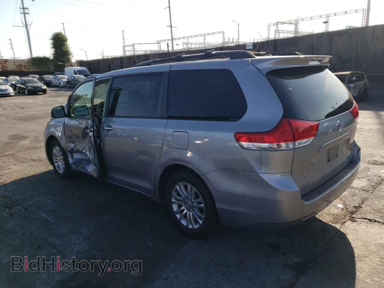 2011 TOYOTA All Models - VIN: 5TDYK3DC2BS066309 - Фото 2