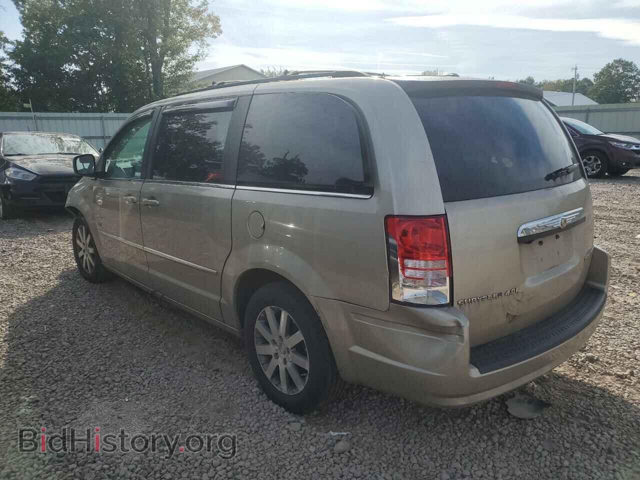 2009 CHRYSLER MINIVAN - VIN: 2A8HR54X39R642110 - Фото 2