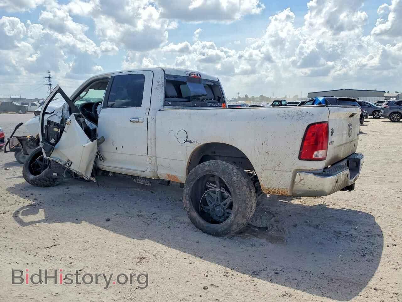 2018 RAM 2500 - VIN: 3C6UR5DL2JG275804 - Photo 2