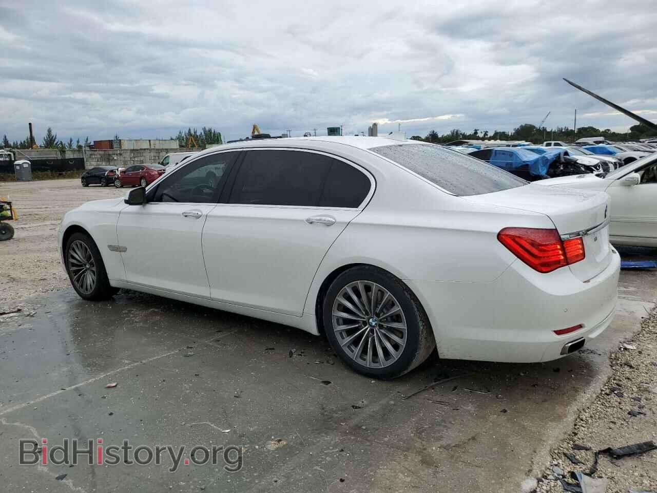 2012 BMW 7 SERIES - VIN: WBAKB4C5XCC575854 - Фото 2
