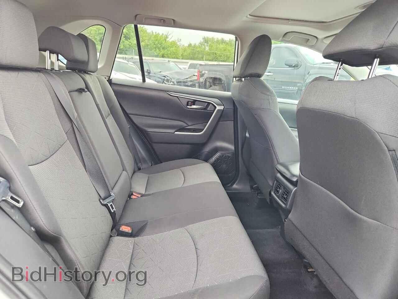 2021 Toyota RAV4 (VIN 2T3P1RFV3MC219475) — photo 10 of 15