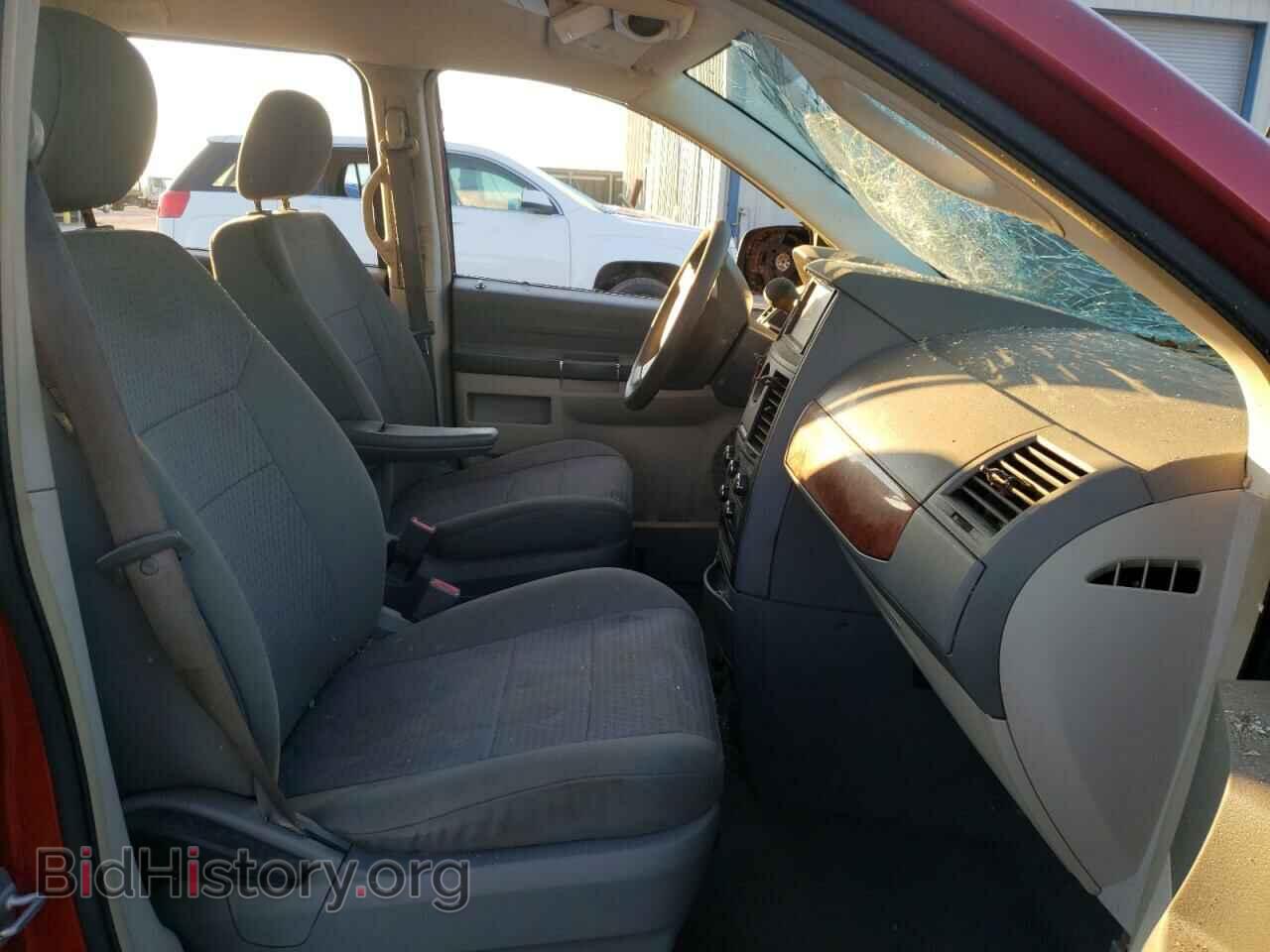 2008 CHRYSLER MINIVAN - VIN: 2A8HR44H68R670744 - Фото 5