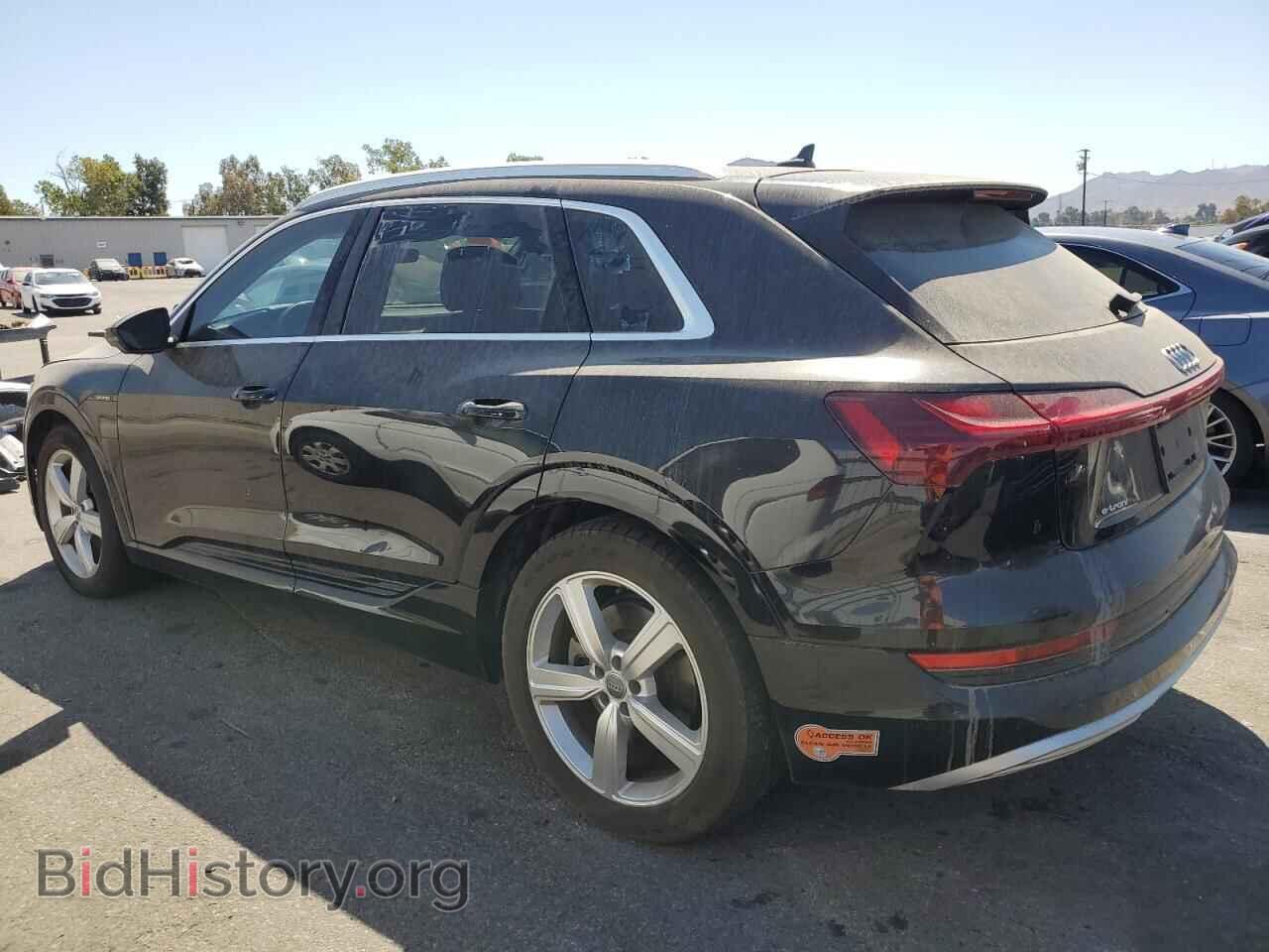 2019 AUDI E-TRON - VIN: WA1LABGE3KB012796 - Photo 2