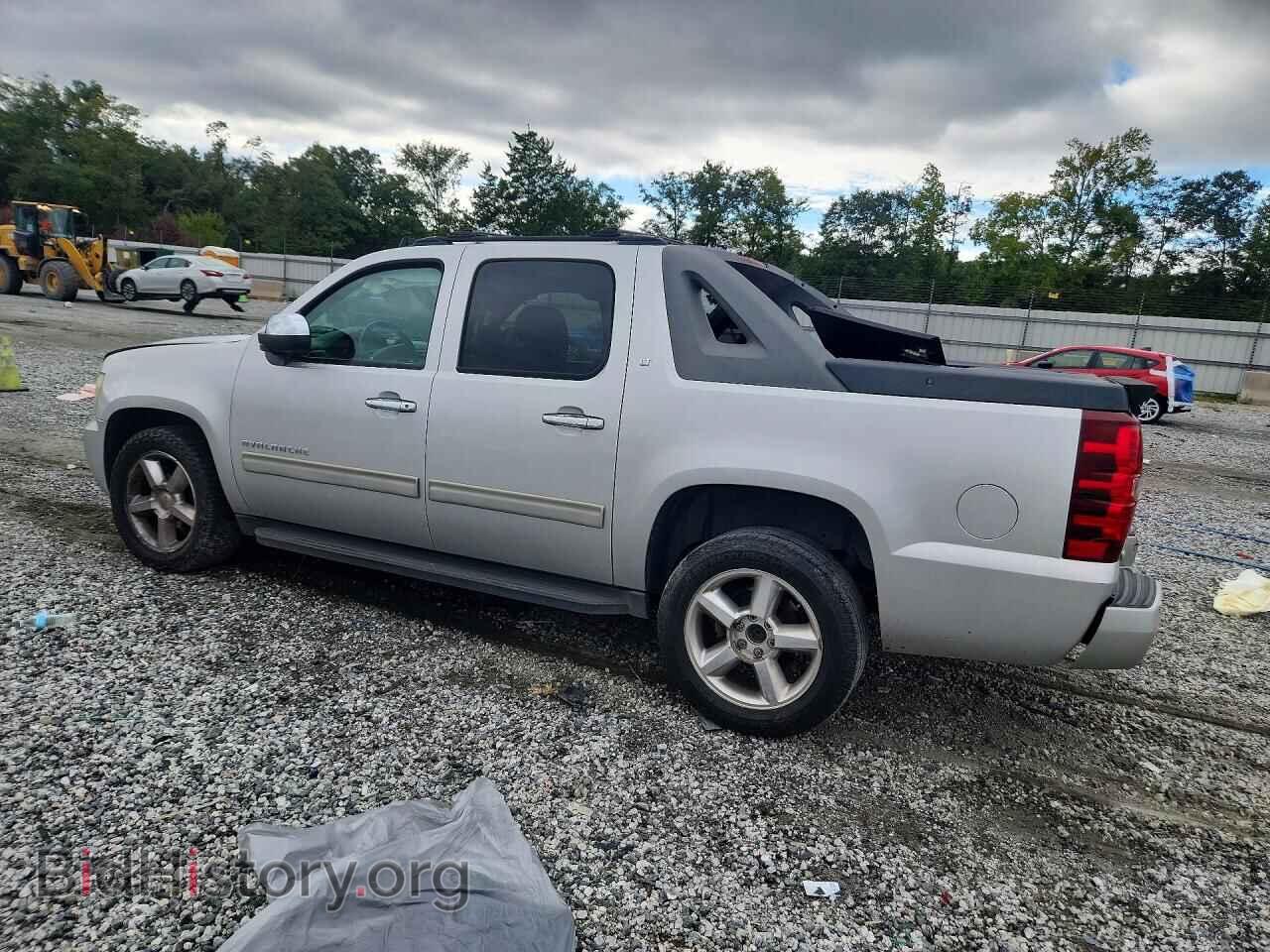 2011 CHEVROLET AVALANCHE - VIN: 3GNMCFE06BG202271 - Photo 2