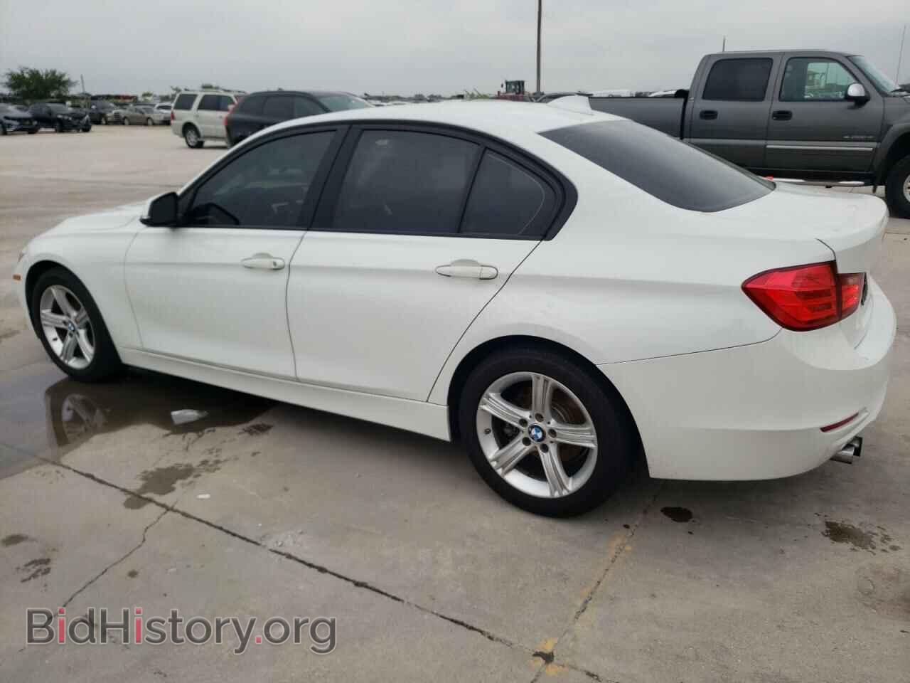 2013 BMW 3 SERIES - VIN: WBA3C1C55DF438370 - Фото 2