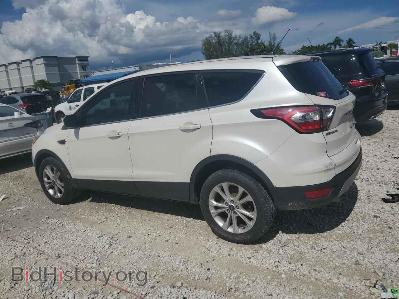 2017 FORD ESCAPE - VIN: 1FMCU0GD0HUB96144 - Фото 2